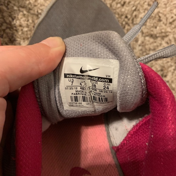 Nike Sneakers Women’s Size 7 Pink and Grey - Picture 5 of 5